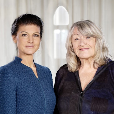 Sahra Wagenknecht und  Alice Schwarzer (von links) haben ein Friedensmanifest initiiert.