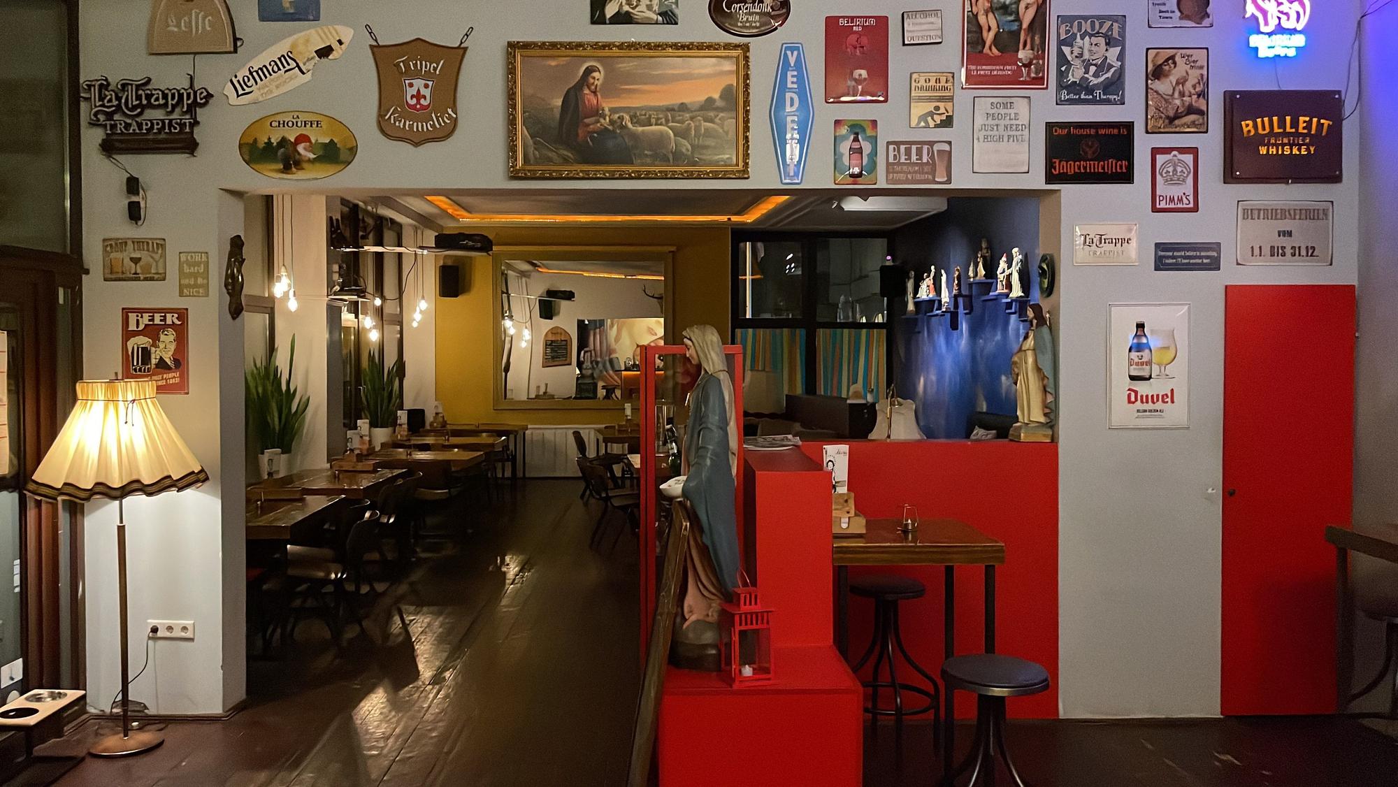 Der Innenraum des Maria Eetcafe.
