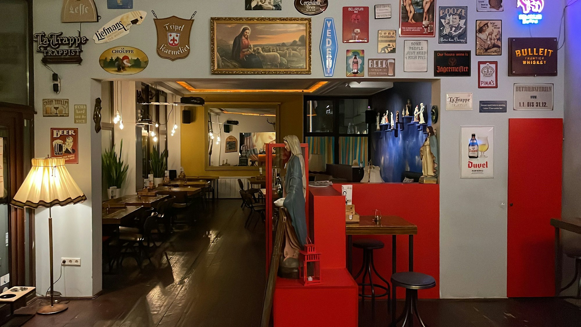 Der Innenraum des Maria Eetcafe.