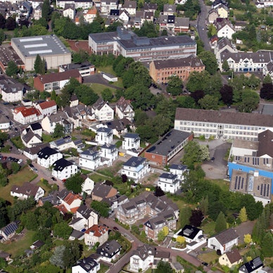 Das Berufskolleg Bergisch Gladbach aus der Luft fotografiert.