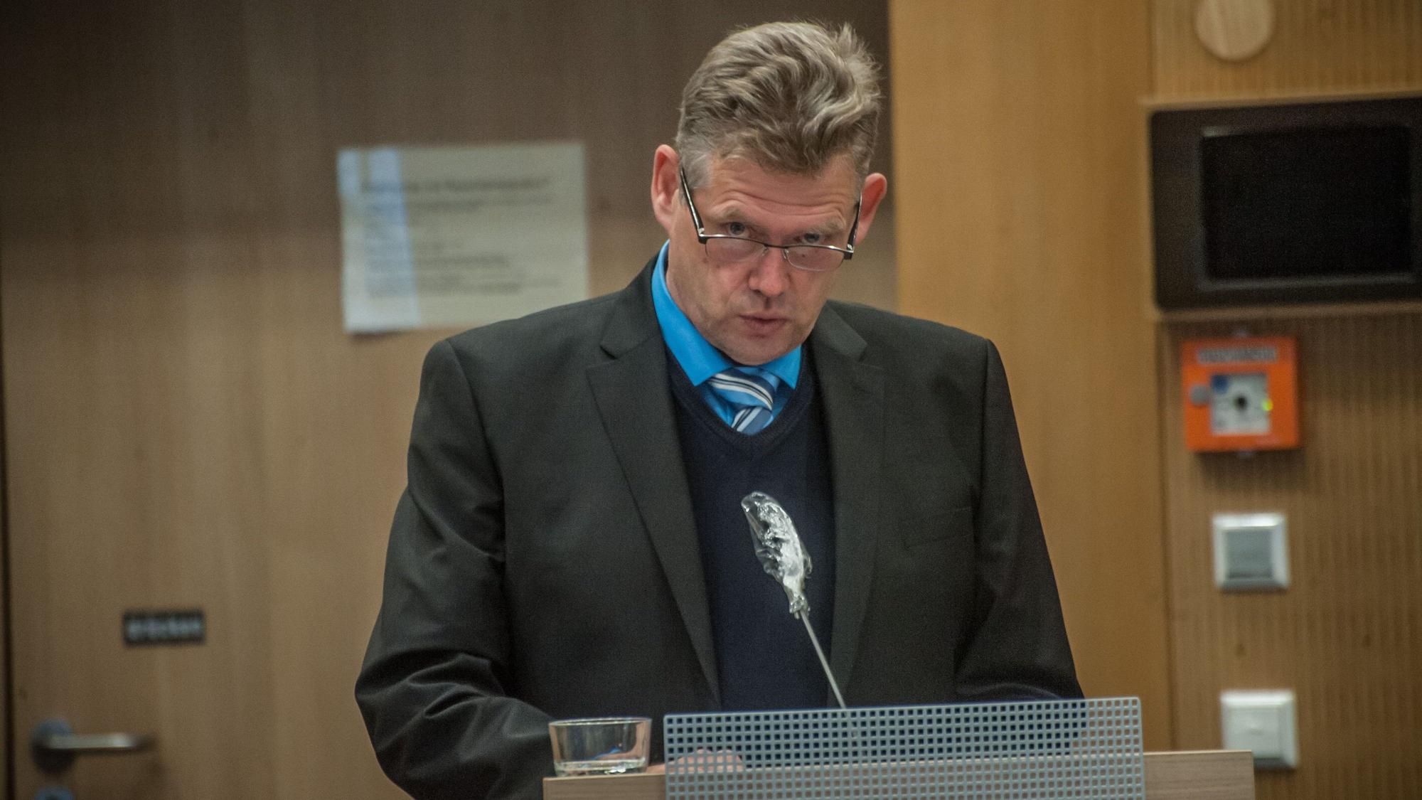 Ratssitzung Michael Molitor. Foto: Ralf Krieger