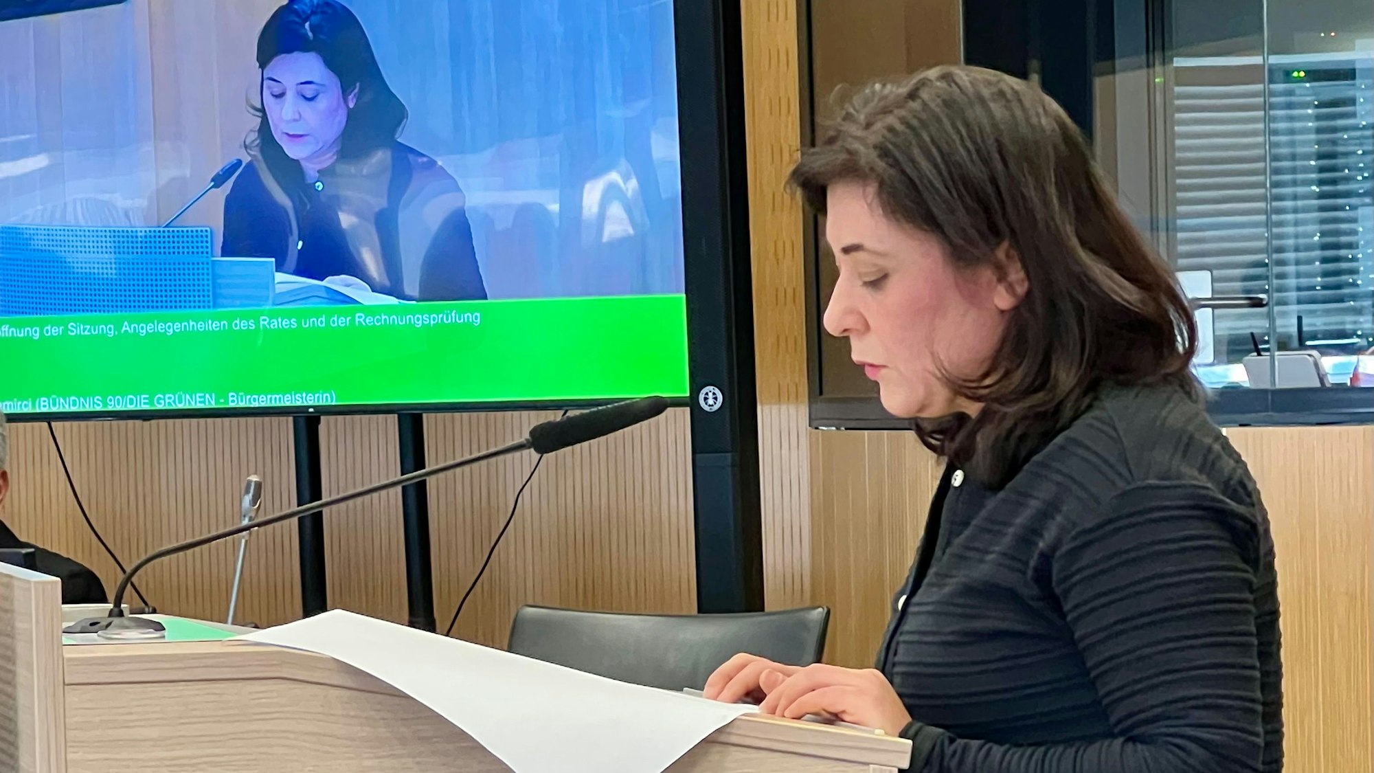 Bürgermeisterin Zöhre Demirci im Stadtrat.