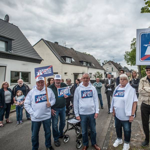 Protest gegen den Autobahnausbau Autobehn 3, A3 in der Straße Ratherkämp, Schleswig-Holstein-Siedlung