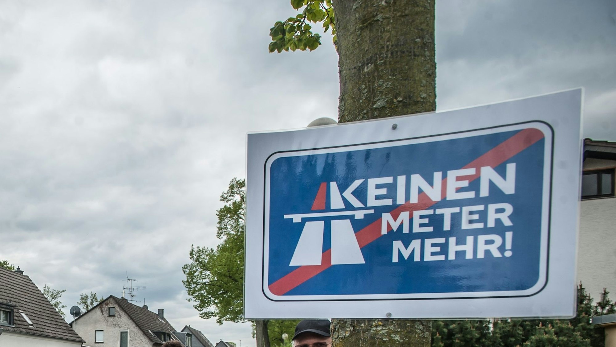 Protest gegen den Autobahnausbau Autobehn 3, A3 in der Straße Ratherkämp, Schleswig-Holstein-Siedlung