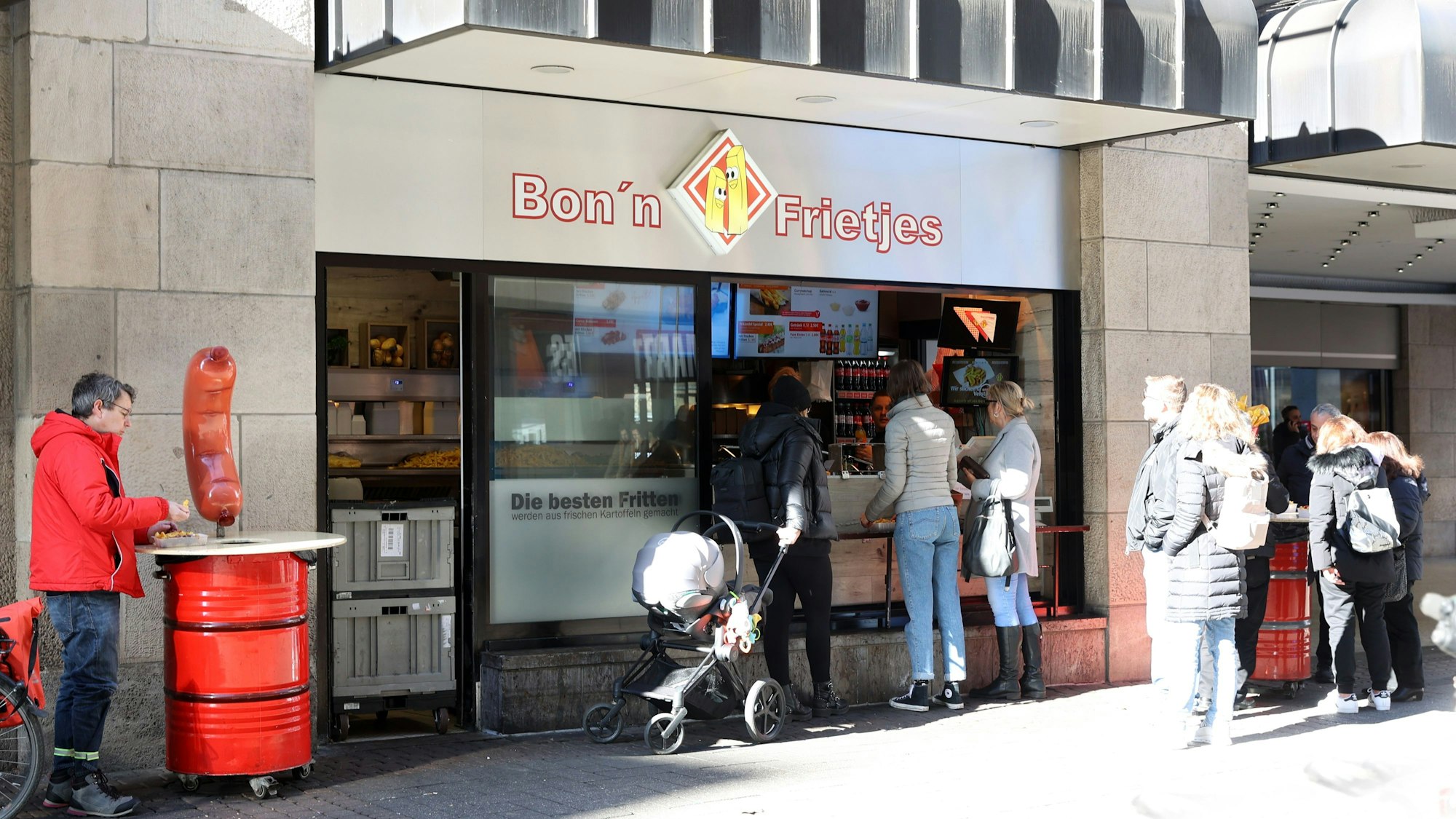 Außenansich des Bon’n Frietjes auf der Hohe Straße.