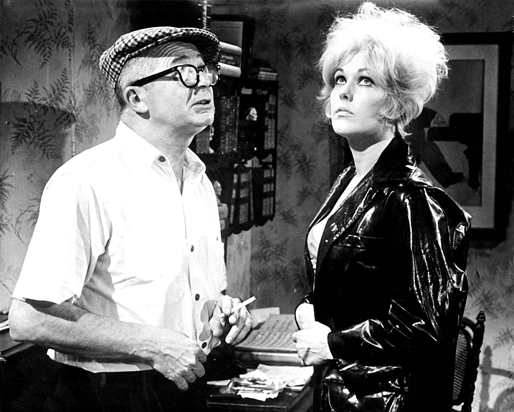 Kim Novak mit dem Regisseur Billy Wilder.