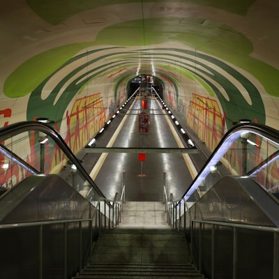 Blick auf die Haltestelle Leyendecker Straße in Köln.