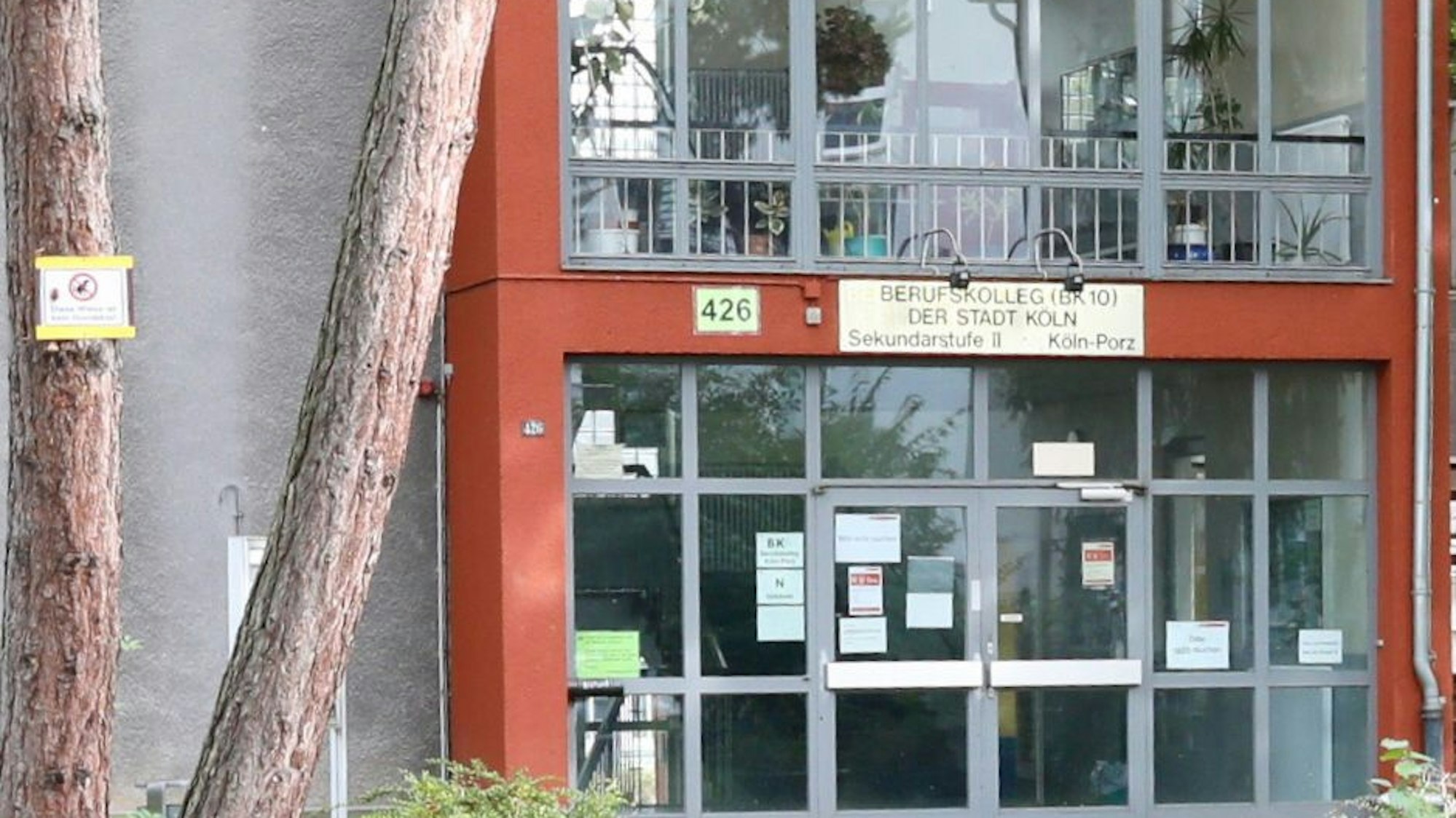 Das Gebäude des Berufskollegs in Porz