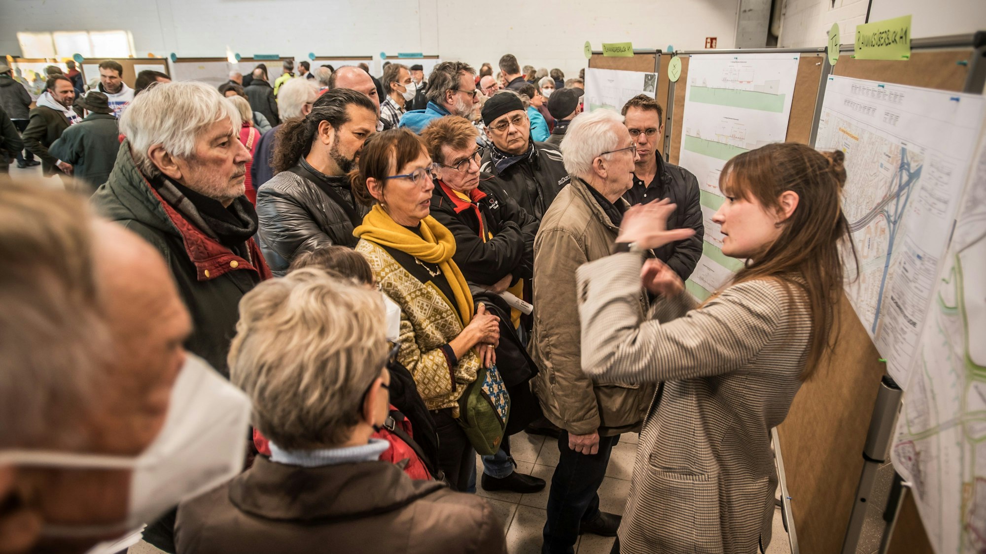 Friederike Schaffrath Infomesse Autobahn GmbH und Demo Keinen Meter mehr in der Bürgerhalle Wiesdorf. Foto: Ralf Krieger