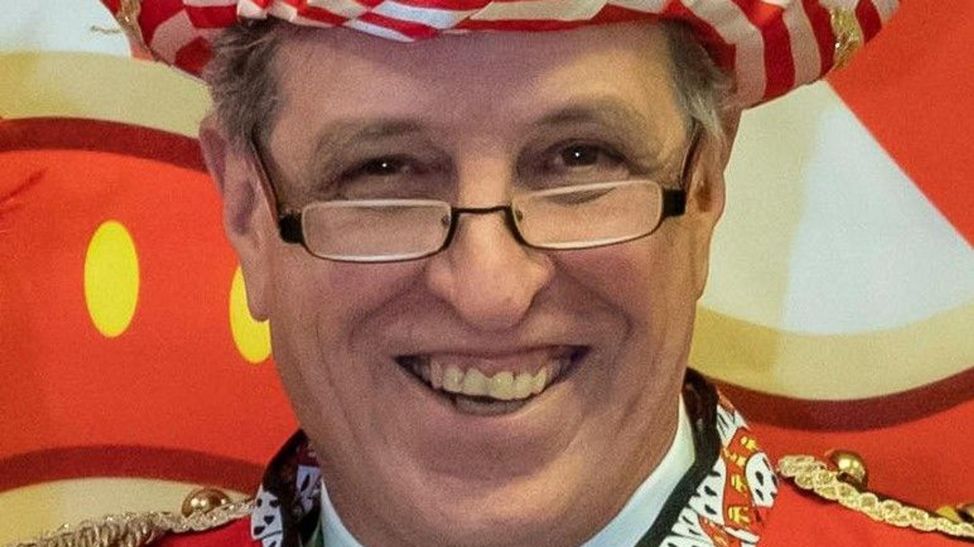 Der Karnevalist im Mediziner. Auf dem Foto ist Dr. Jürgen Ladra im Kostüm zu sehen.