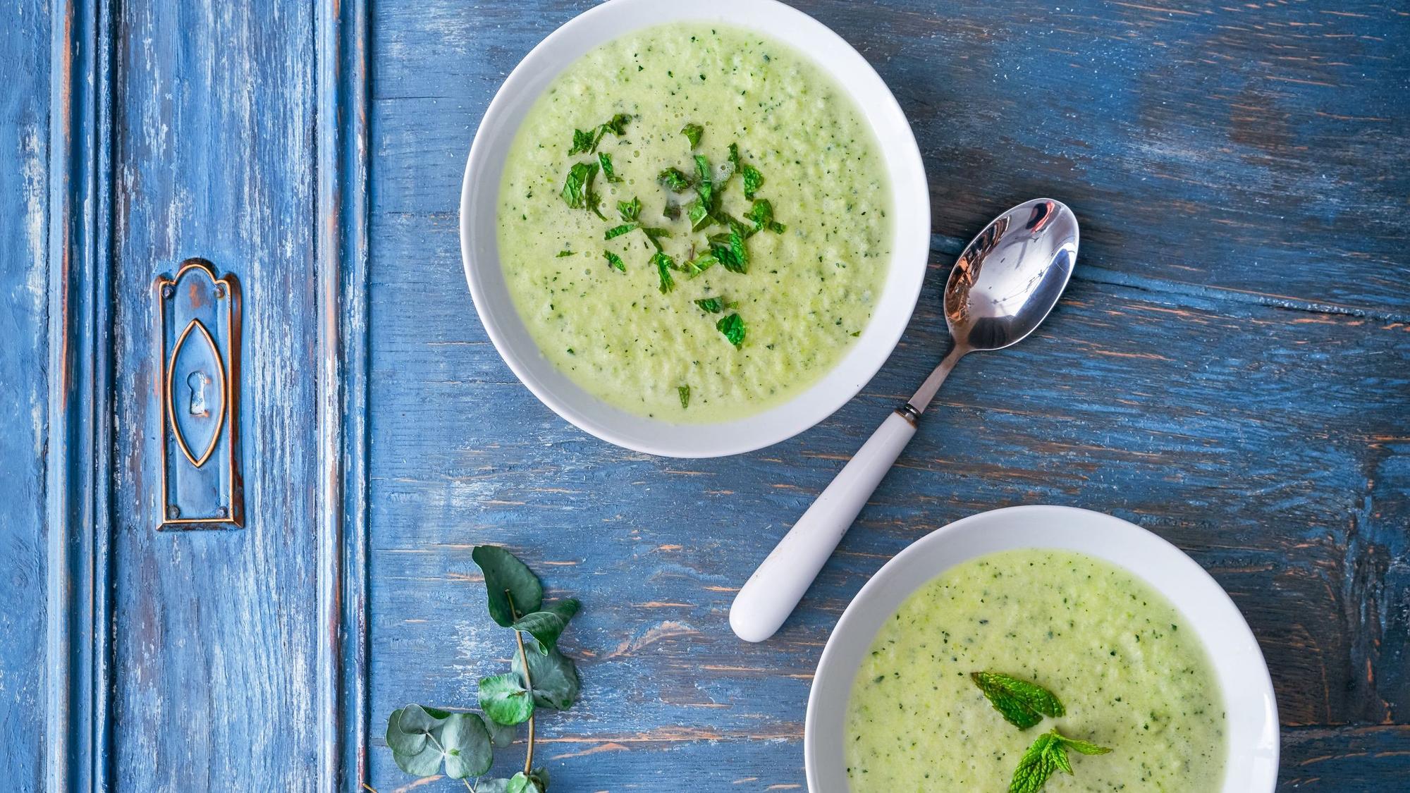 Zucchini-Kokos-Suppe aus dem Buch "Scheinfasten" von Barbara Becker