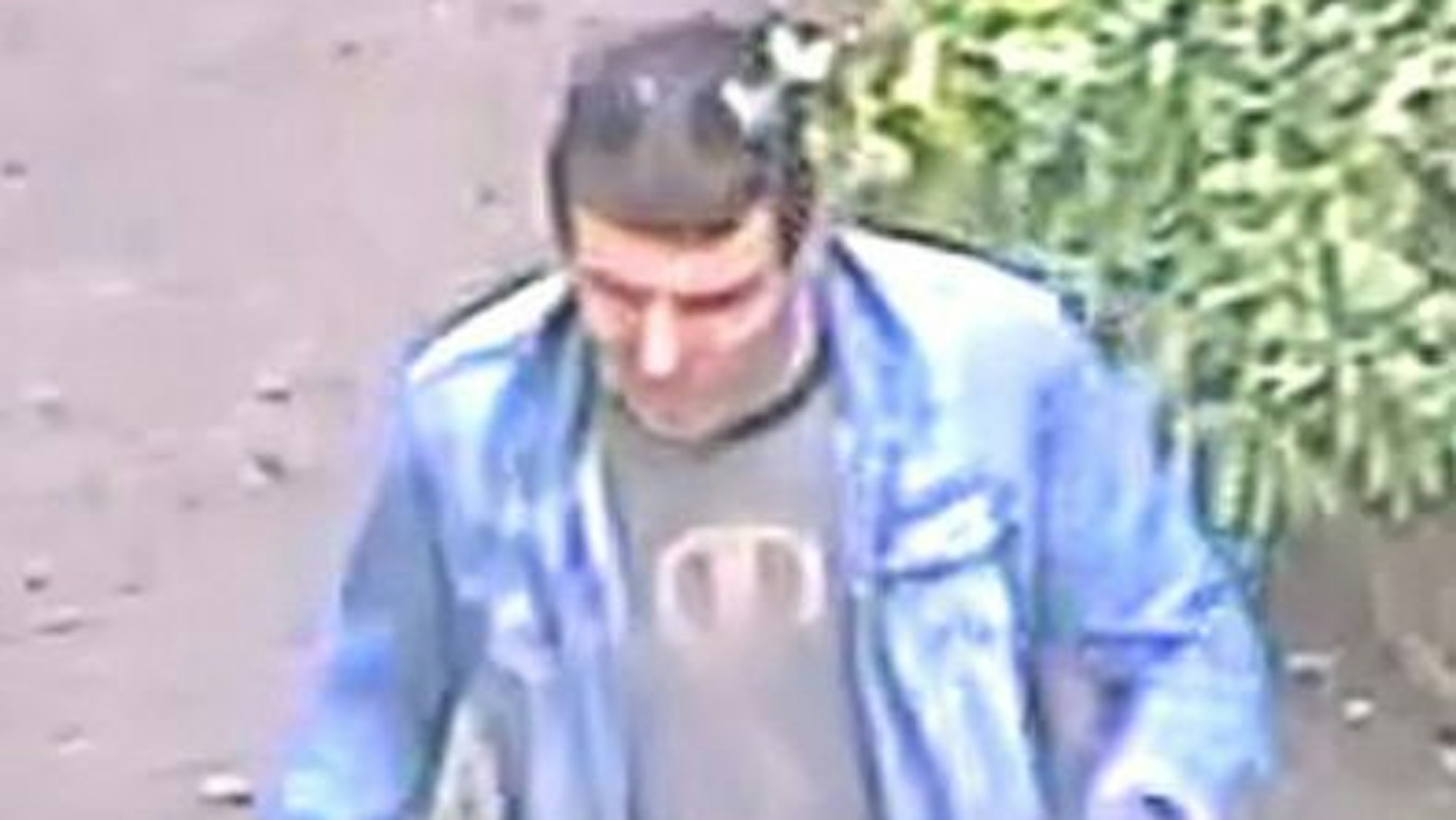 Tatverdächtiger auf Überwachungskamera