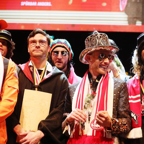 Jonas Hector, Florian Kainz und Linton Maina auf der FC-Karnevalssitzung im Hotel Maritim.