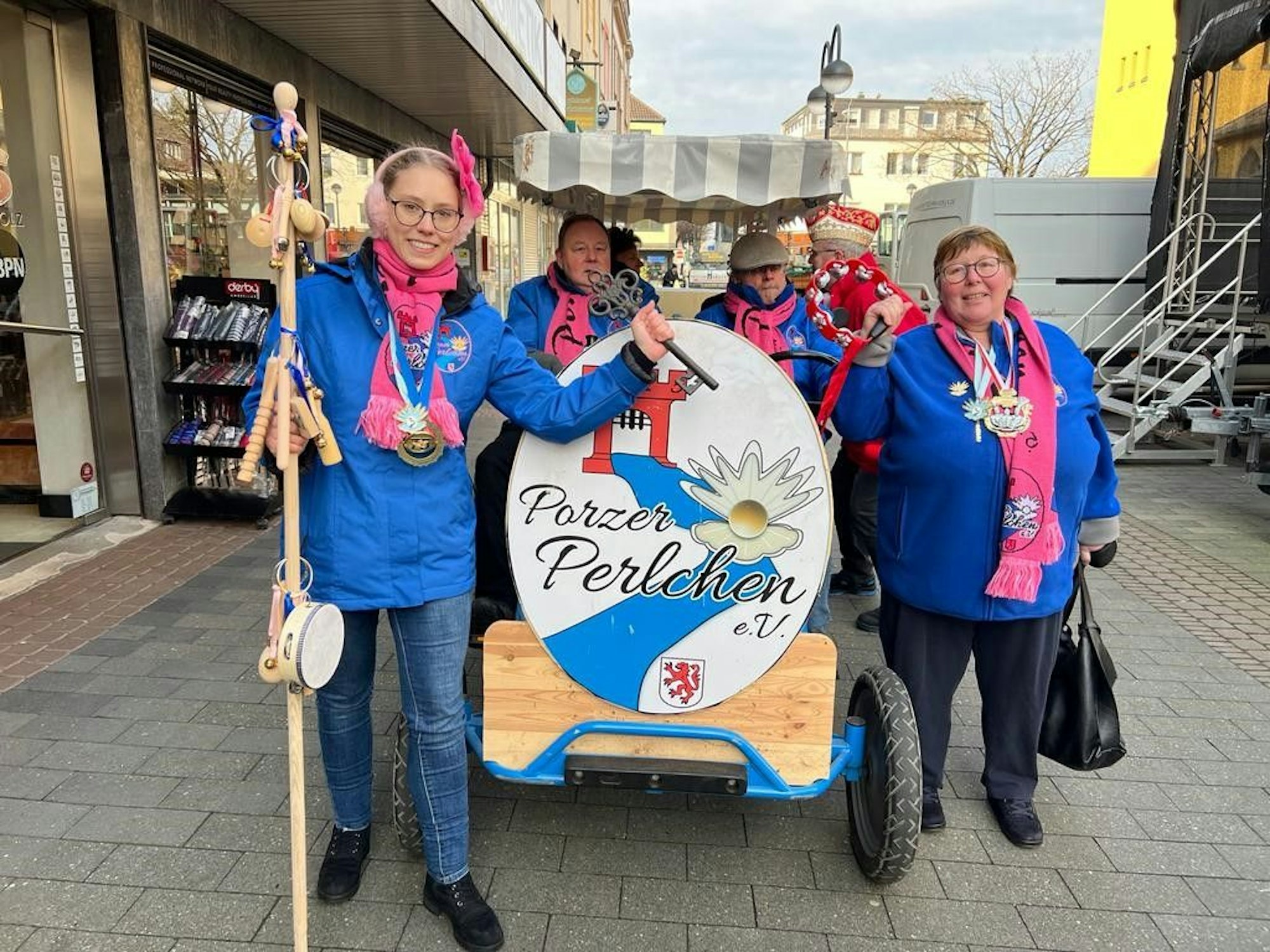 Die Porzer Perlchen haben das Porzer Rathaus.