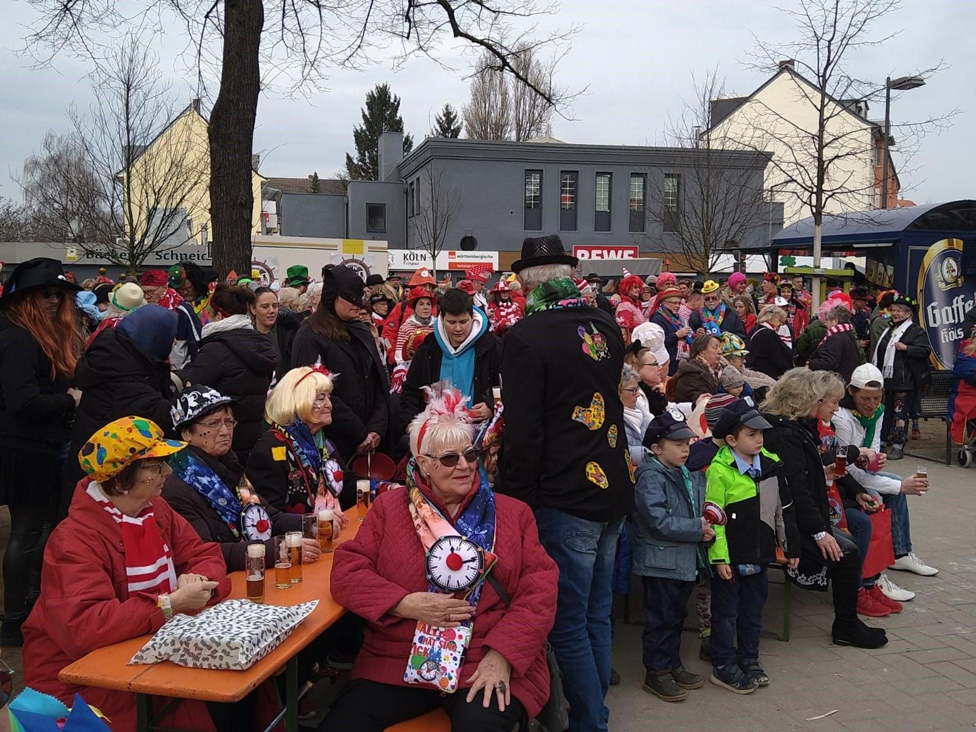 Karneval auf dem Lenauplatz in Ehrenfeld