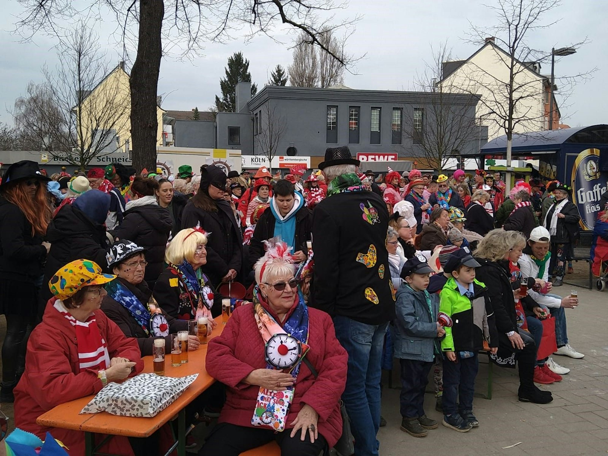 Karneval auf dem Lenauplatz in Ehrenfeld