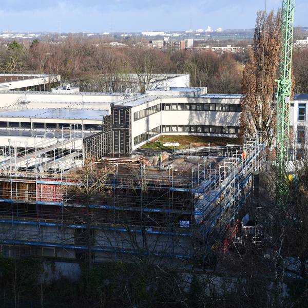 Das Ernst-Mach-Gymnasium in Hürth wird umgebaut.