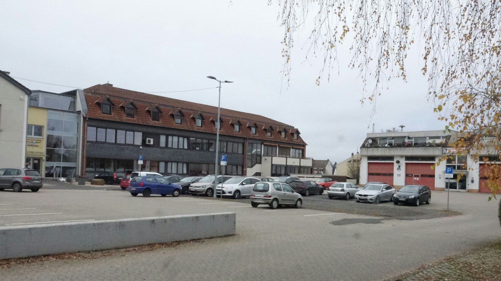 Neben dem Weilerswister Rathaus befindet sich die Alte Feuerwache.