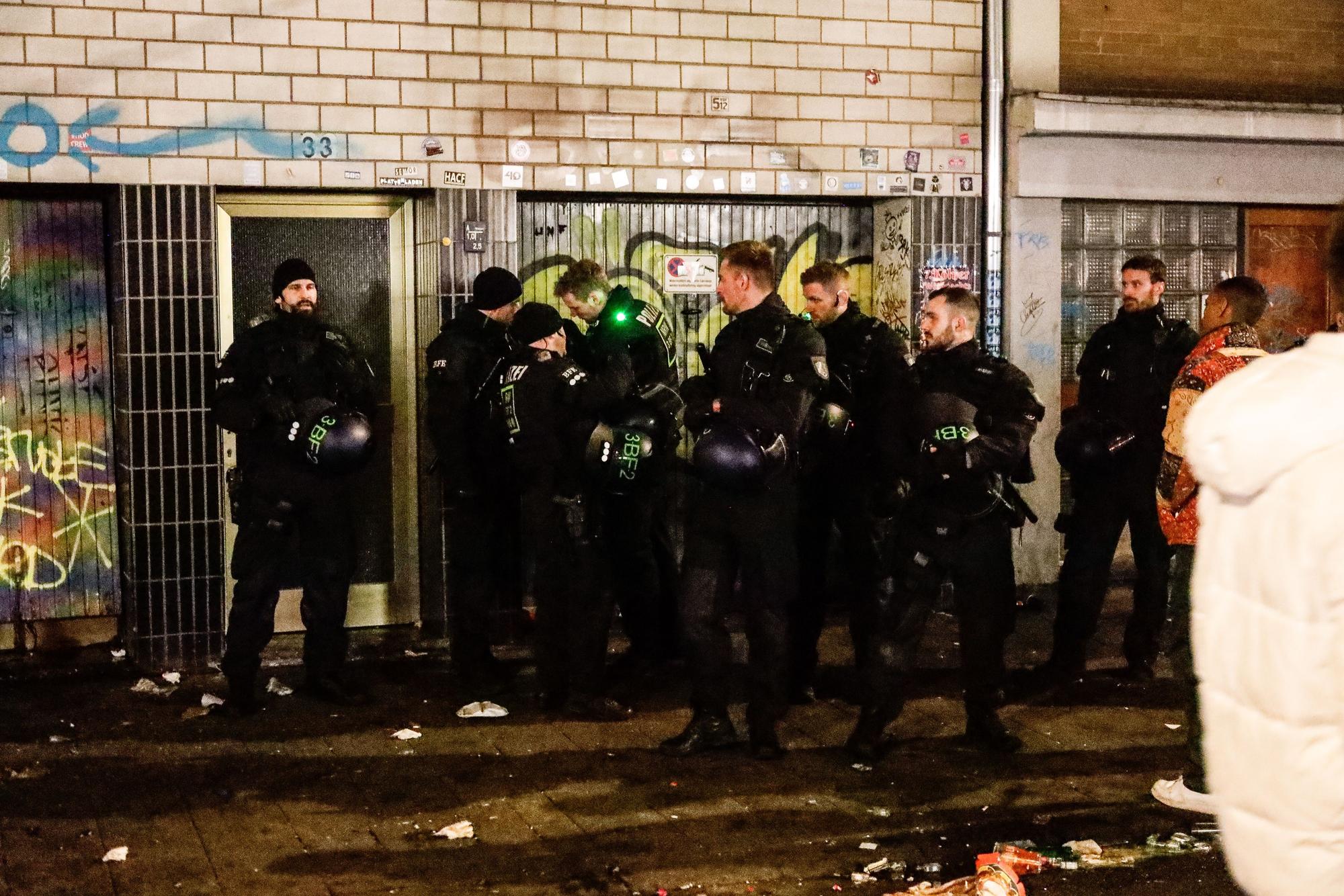 Ein Polizeieinsatz auf der Zülpicher Straße.