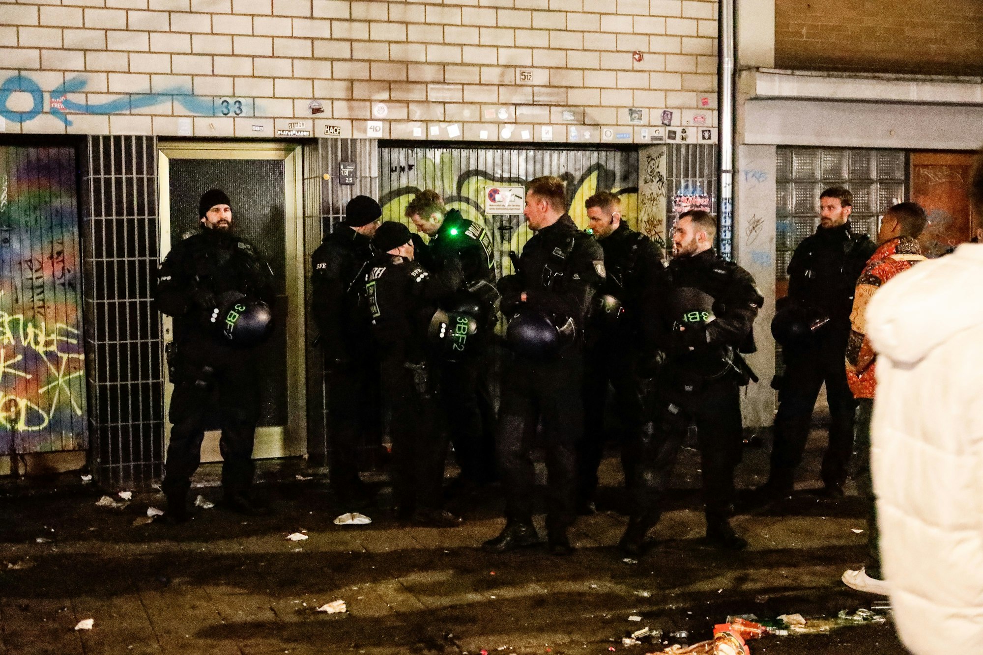 Ein Polizeieinsatz auf der Zülpicher Straße.