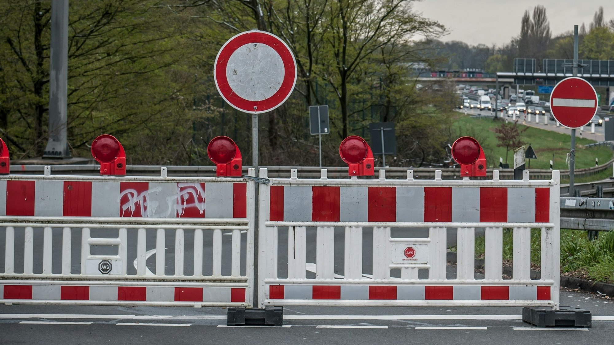 Sperrung Willy-Brandt-Ring und Abfahrten Leverkusen zentrum