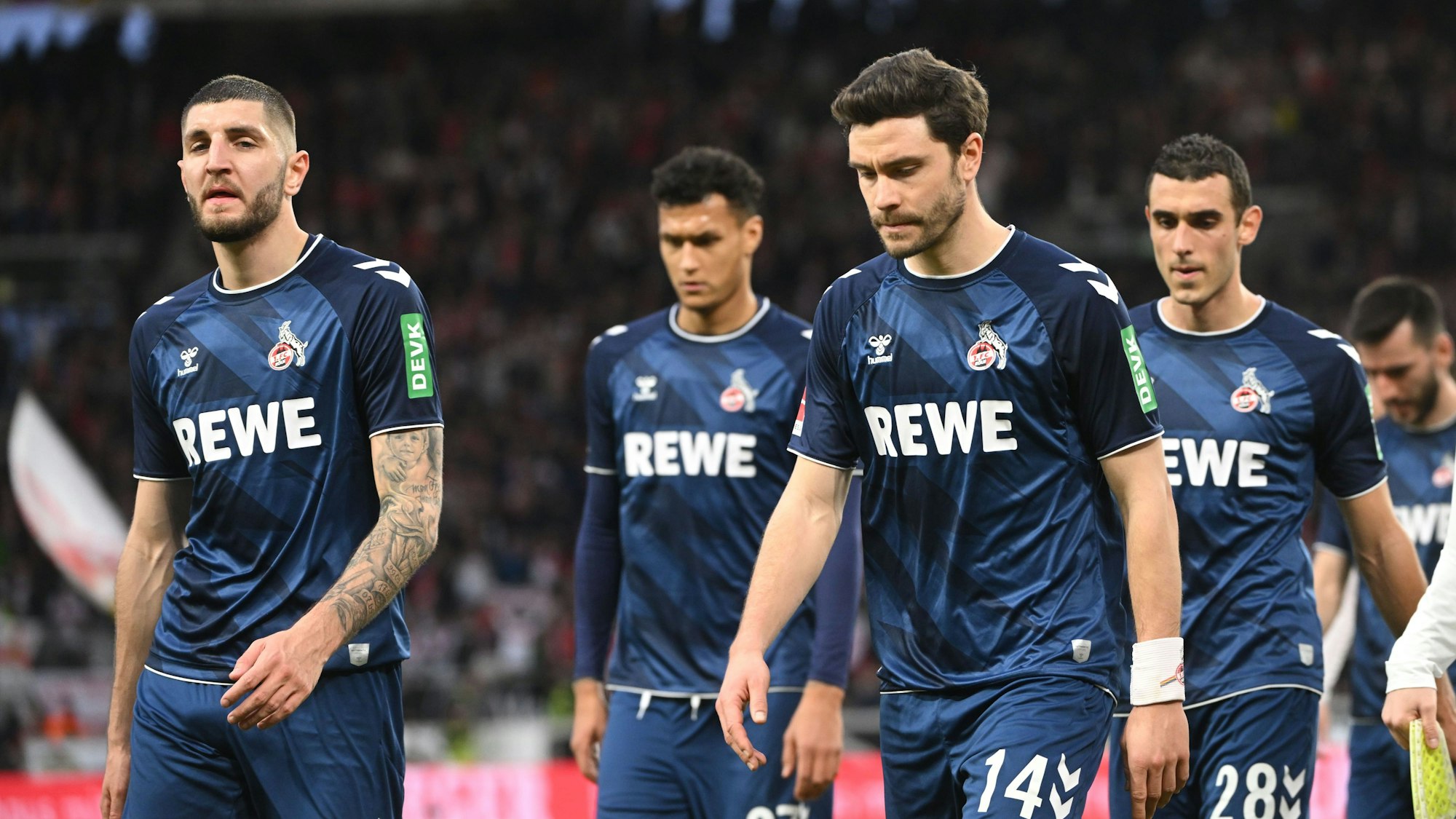 Kölns Ellyes Skhiri (r-l), Jonas Hector, Davie Selke und Julian Chabot nach dem Spiel.