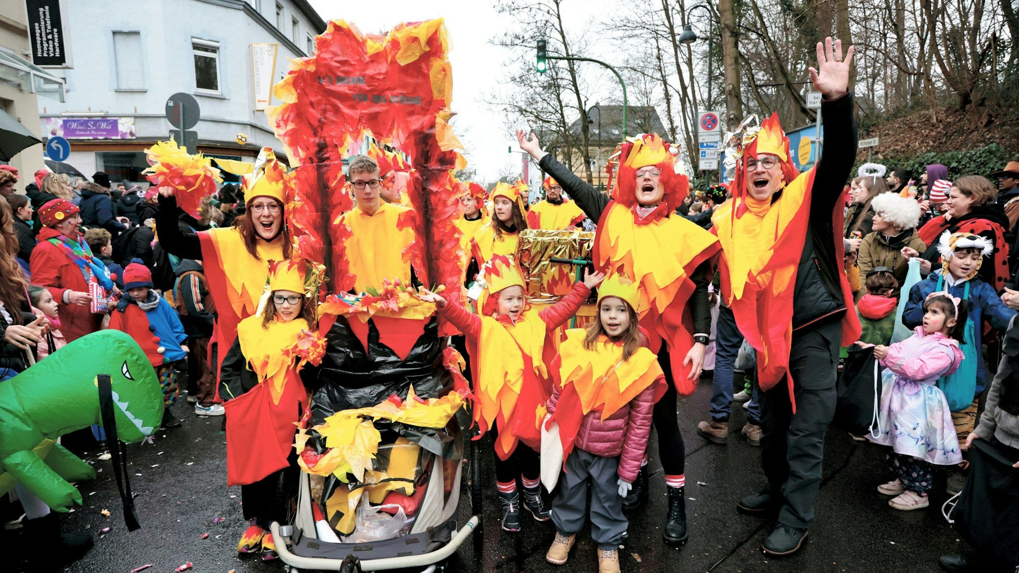 Leverkusen Zug Schlebusch" Ne Draum wäd wohr"
Foto: Michael Wand