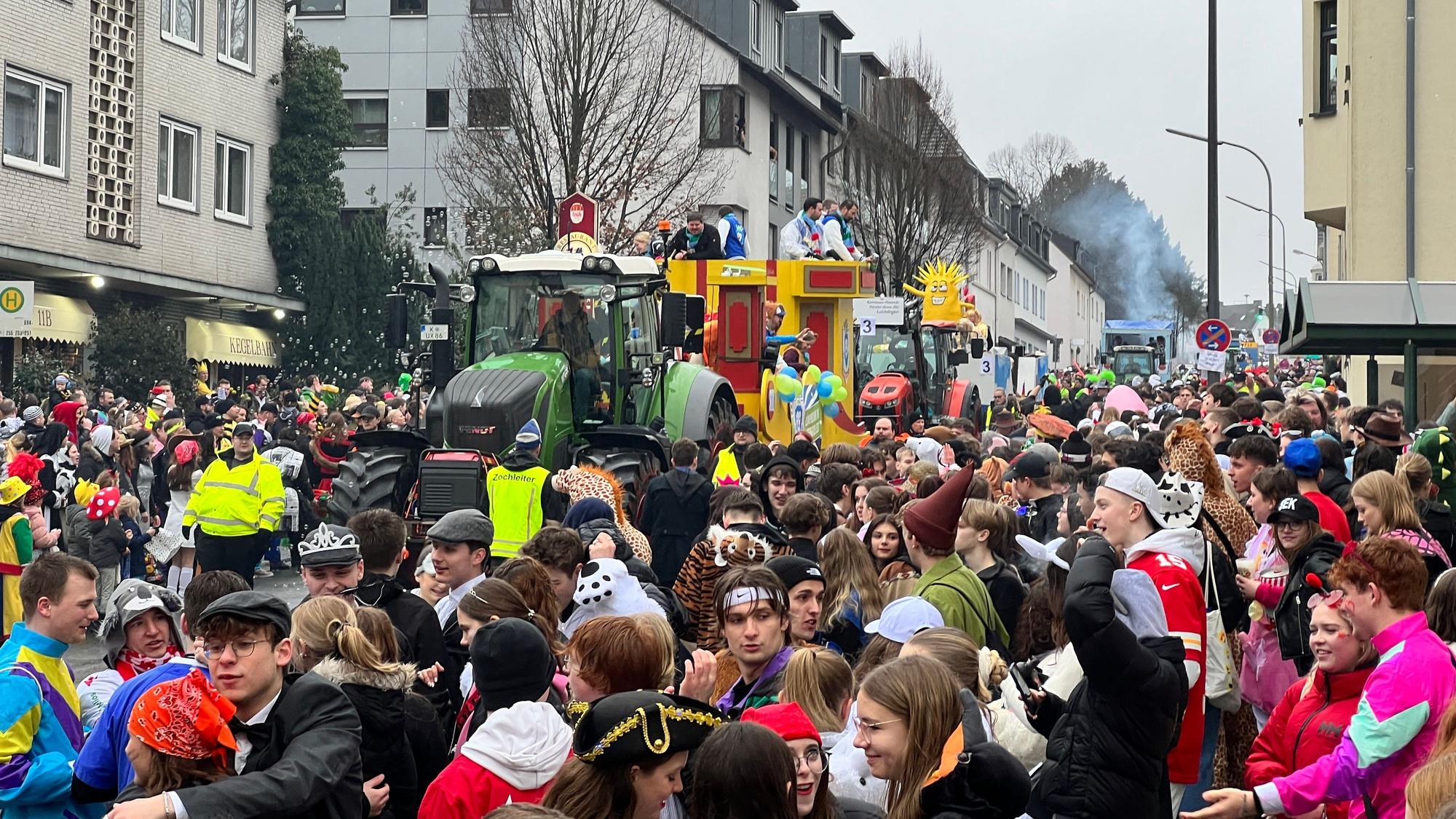 Blütensamstagszug Leichlingen 2023 Karneval
Zug Zoch Karnevalszug