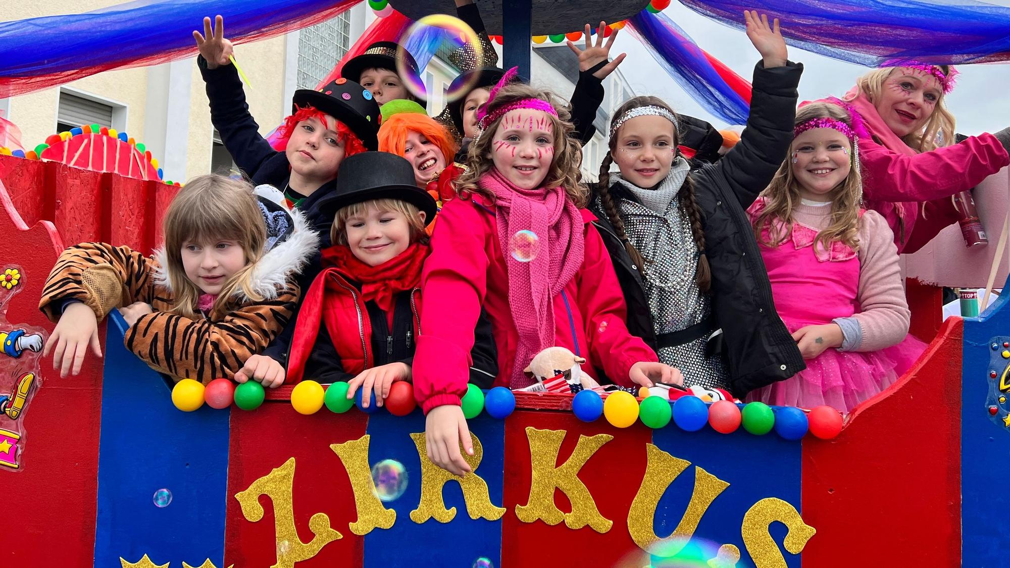 Zug Holzhausen (Lützenkirchen) 2023 Karneval Leverkusen