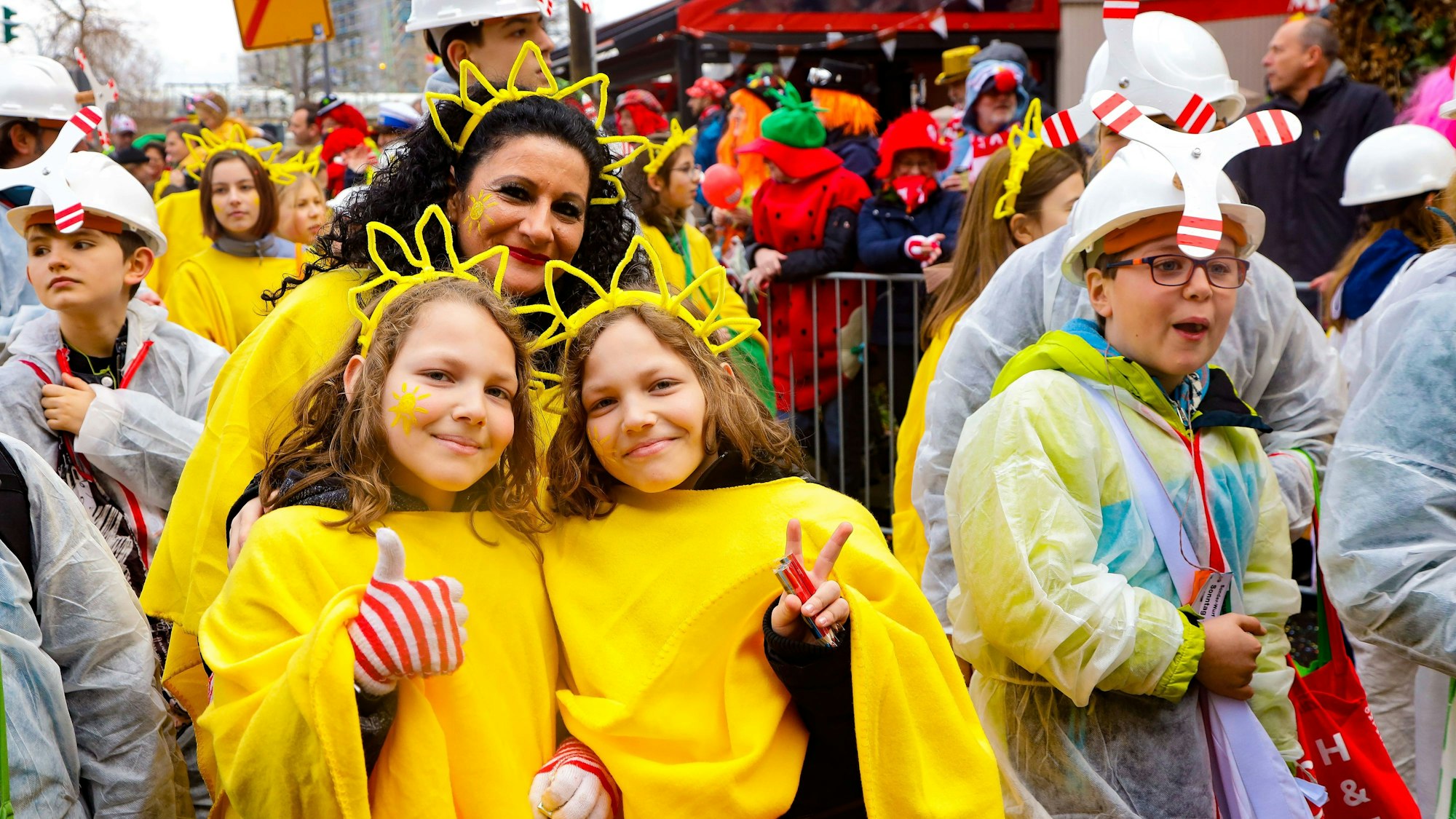 19.02.2023, Köln: Schulzug in Deutz.Foto:Dirk Borm