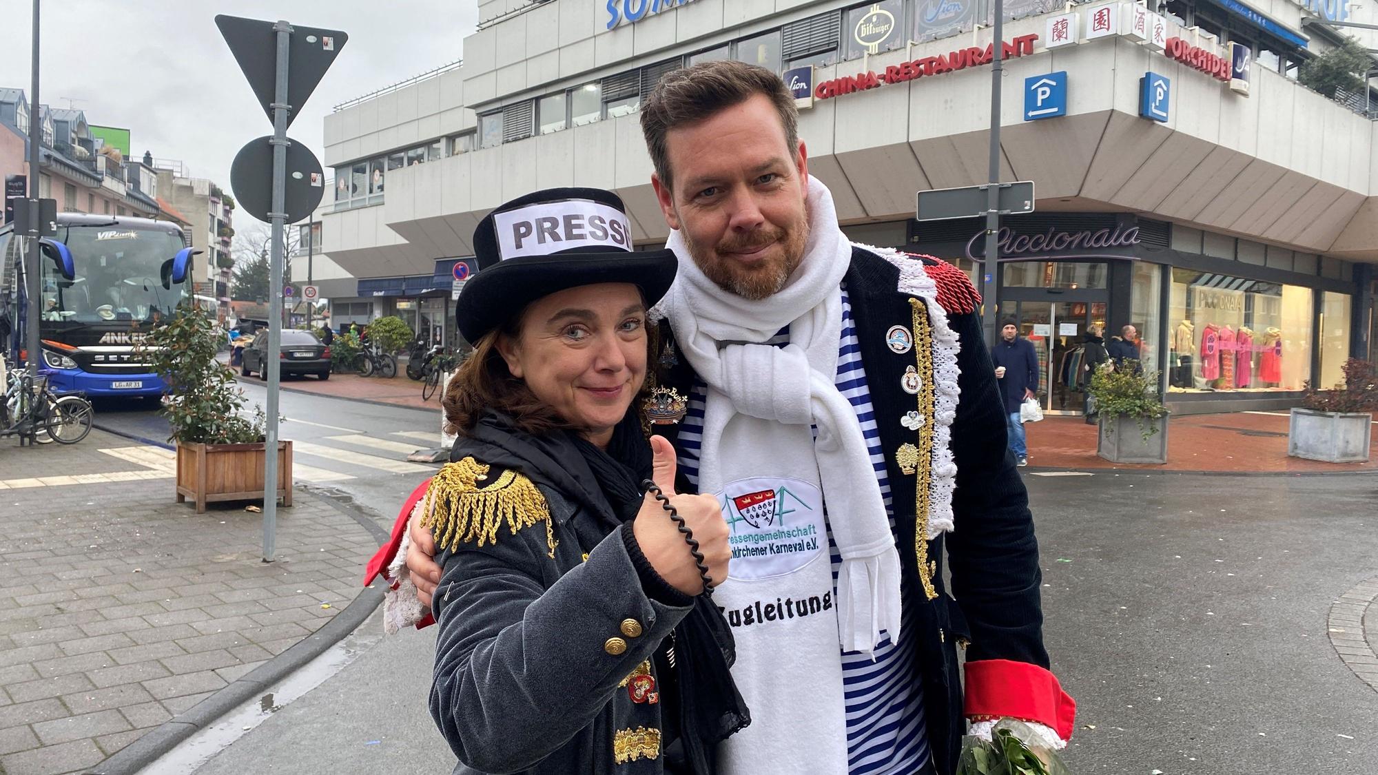 Der Zoch ist durch: Autorin Sandra Milden und der Zugleiter Simon Schwieren nach getaner Arbeit