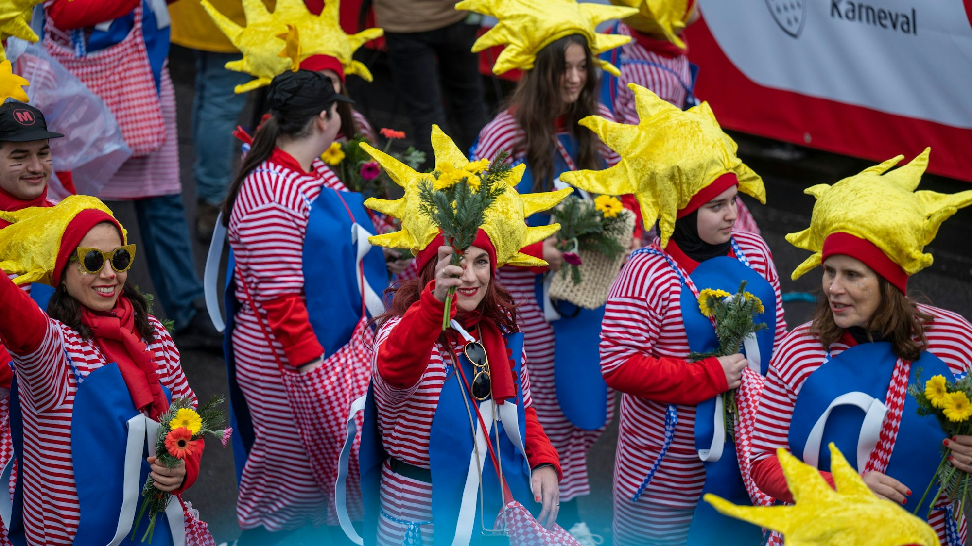 Die Teilnehmer und Teilnehmerinnen der Schull- und Veedelszöch hatten sichtlich Freude am Sonntag.