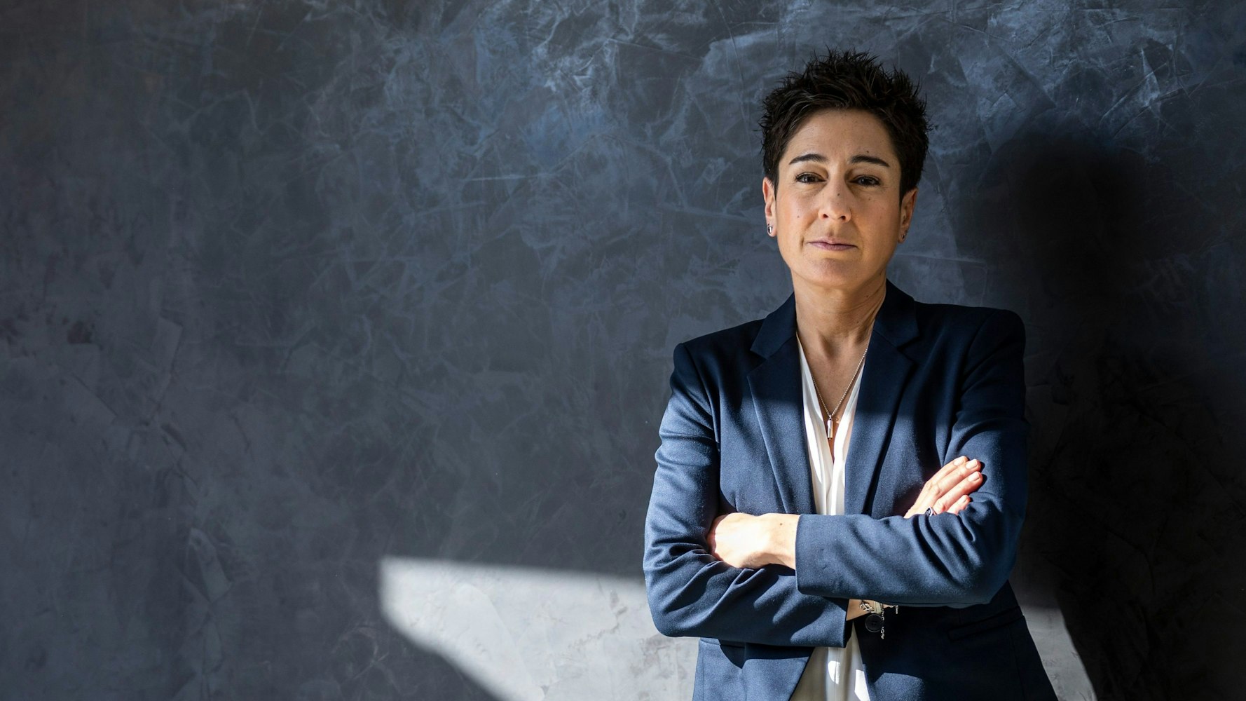 Moderatorin Dunja Hayali steht bei einem dpa-Fototermin in den Räumlichkeiten des ZDF im Mainzer Stadtteil Lerchenberg.