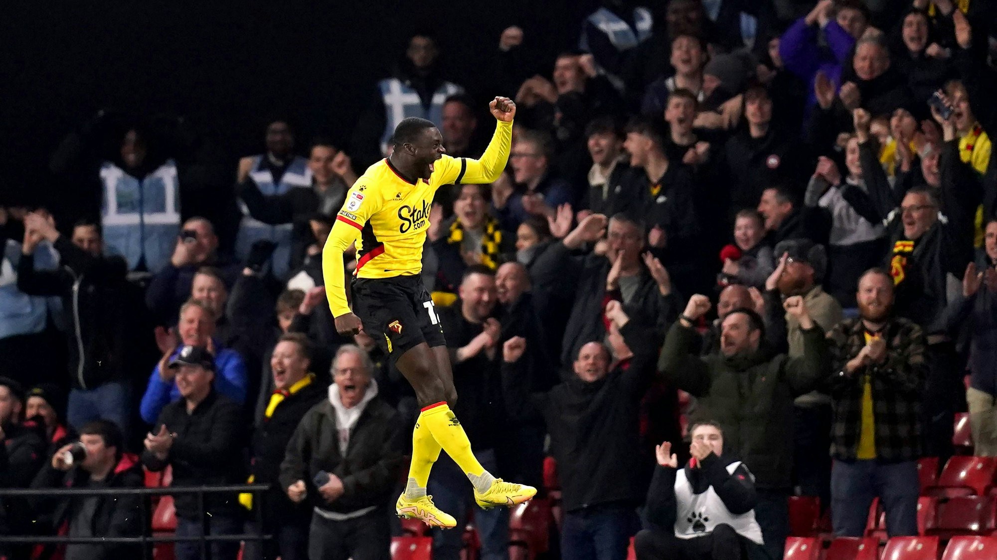 Watford siegt 3:2 gegen West Brom: Ken Sema traf doppelt für Watford, doch im Rampenlicht stand er wegen einer Aktion nach dem Spiel.