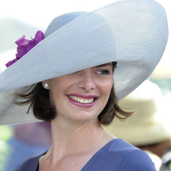 Bildnummer: 54237725 Datum: 18.07.2010 Copyright: imago/Strussfoto
Julia Oetker, auf der Horner Rennbahn, 141 IDEE Deutsches Derby 2010 Hamburg am 18.07.2010 Entertainment People Derbywoche Deutsches Derby Hamburg Porträt kbdig xcb 2010 quer
Bildnummer 54237725 Date 18 07 2010 Copyright Imago Strussfoto Juliet Oetker on the Horner Racecourse 141 Idea German Derby 2010 Hamburg at 18 07 2010 Entertainment Celebrities Derby week German Derby Hamburg Portrait Kbdig 2010 horizontal