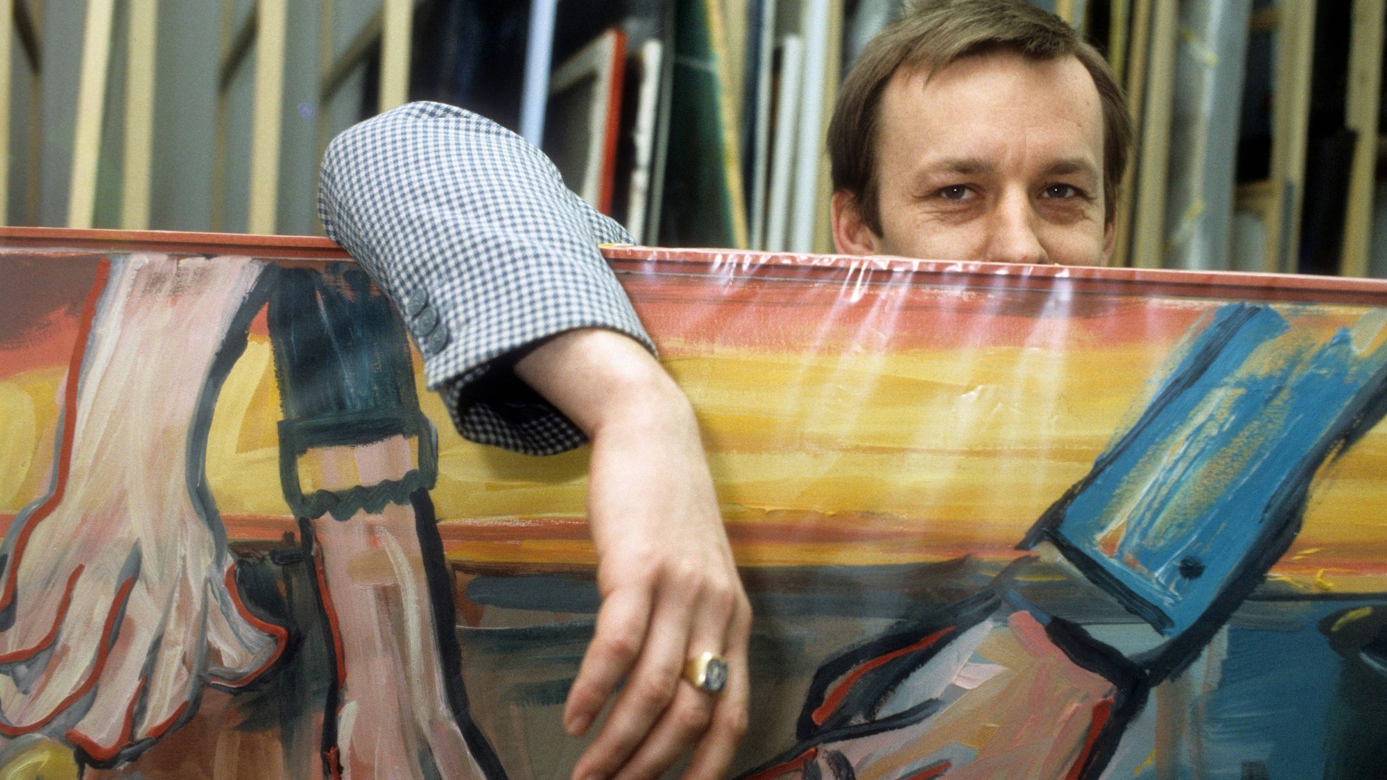 Maler Martin Kippenberger bei den Vorbereitungen zu einer Ausstellung der Jungen Wilden im Folkwang-Haus in Essen