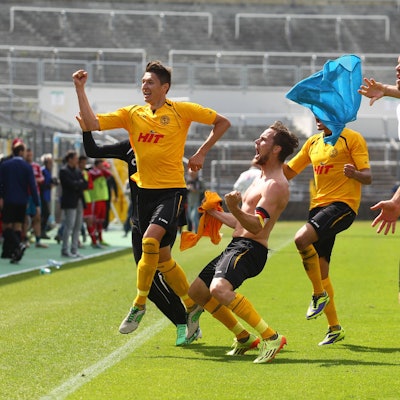 Der letzte Aufstieg des SC Fortuna Köln: 2014 feiert der Südstadt-Klub den Sprung in Liga drei.