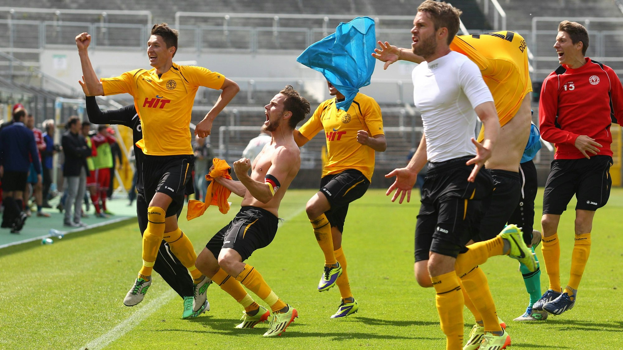Der letzte Aufstieg des SC Fortuna Köln: 2014 feiert der Südstadt-Klub den Sprung in Liga drei.