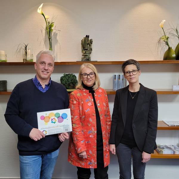 Gudrun Pleuger (M.) ist die erste Mentorin bei der DLG Eifel, rechts Projektleiter Andreas Schwaab und links DLG-Vorstandsmitglied Bianka Renn