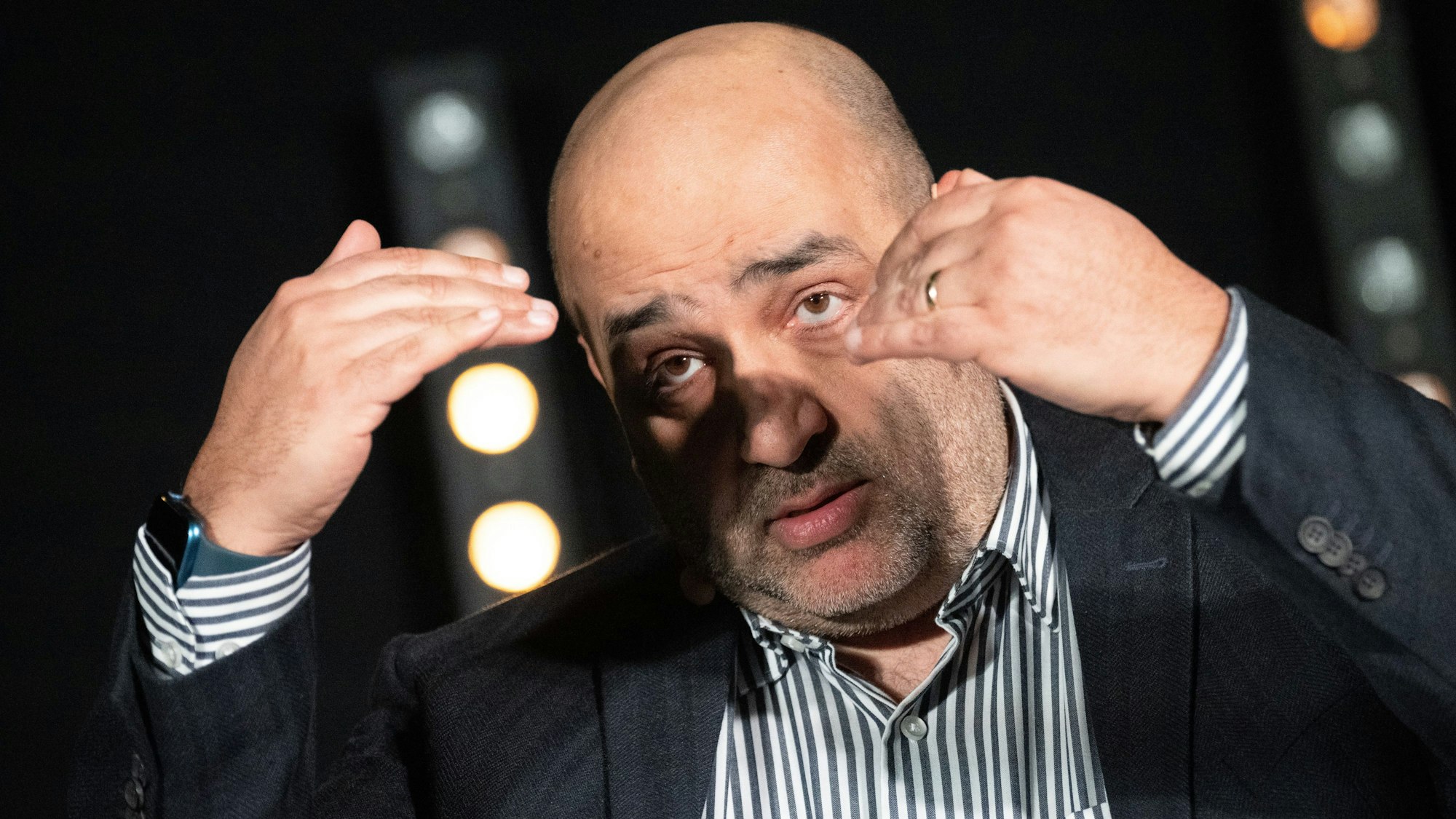 Omid Nouripour, Bundesvorsitzender von Bündnis 90/Die Grünen, spricht während des politischen Aschermittwochs des rheinland-pfälzischen Landesverbandes der Grünen.