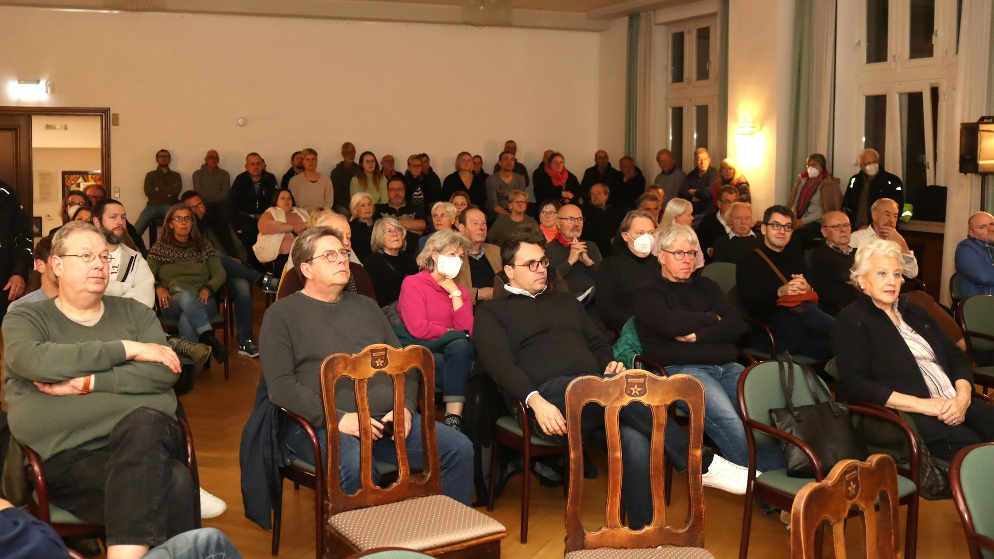 Großes Interesse: Rund 80 Bürger, Gewerbetreibende, Politiker und Verwaltungsmitarbeiter hörten zu.