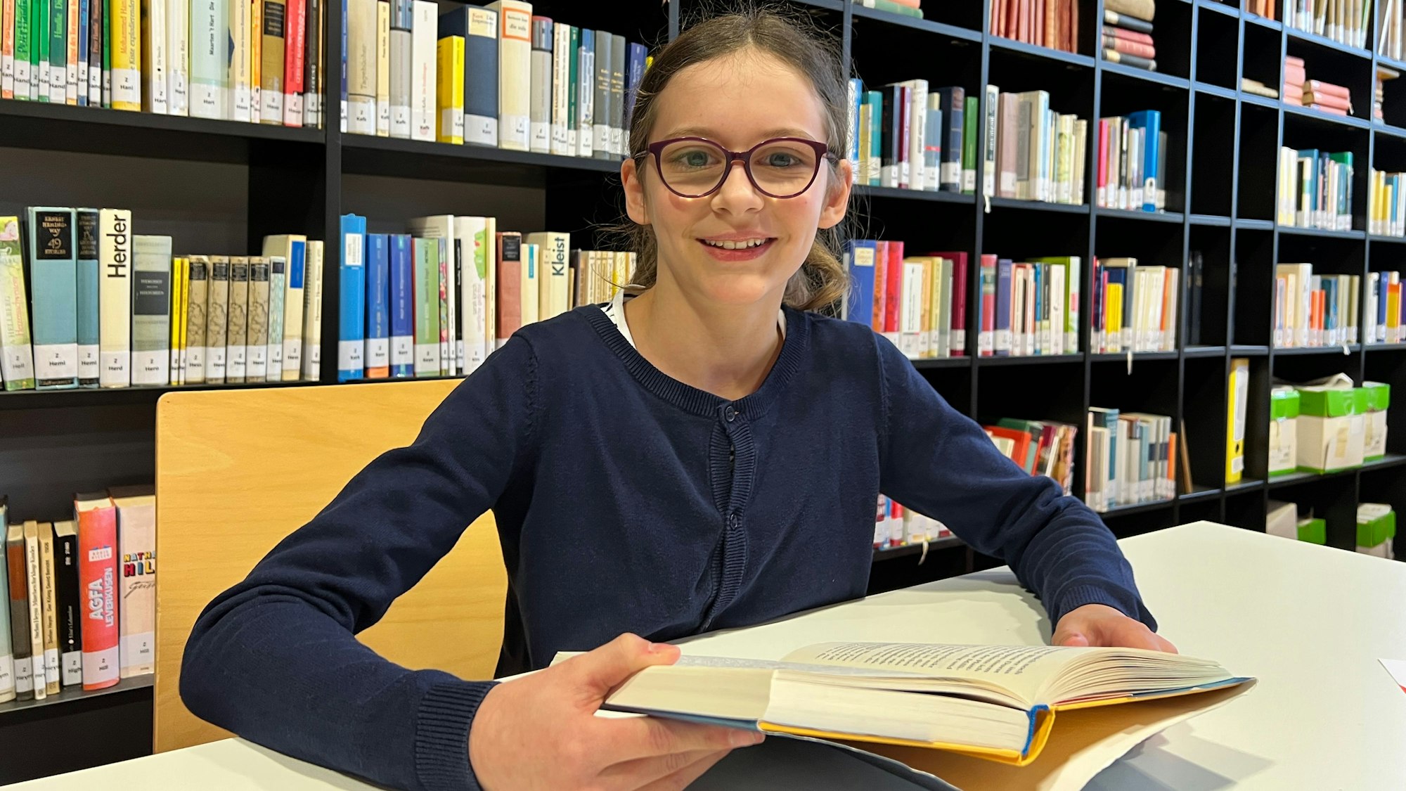Vorlesewettbewerb Leverkusen 2022/2023: Regionalentscheid in der Bibliothek des Lise-Meitner-Gymnasiums
Emma Marijauskaite