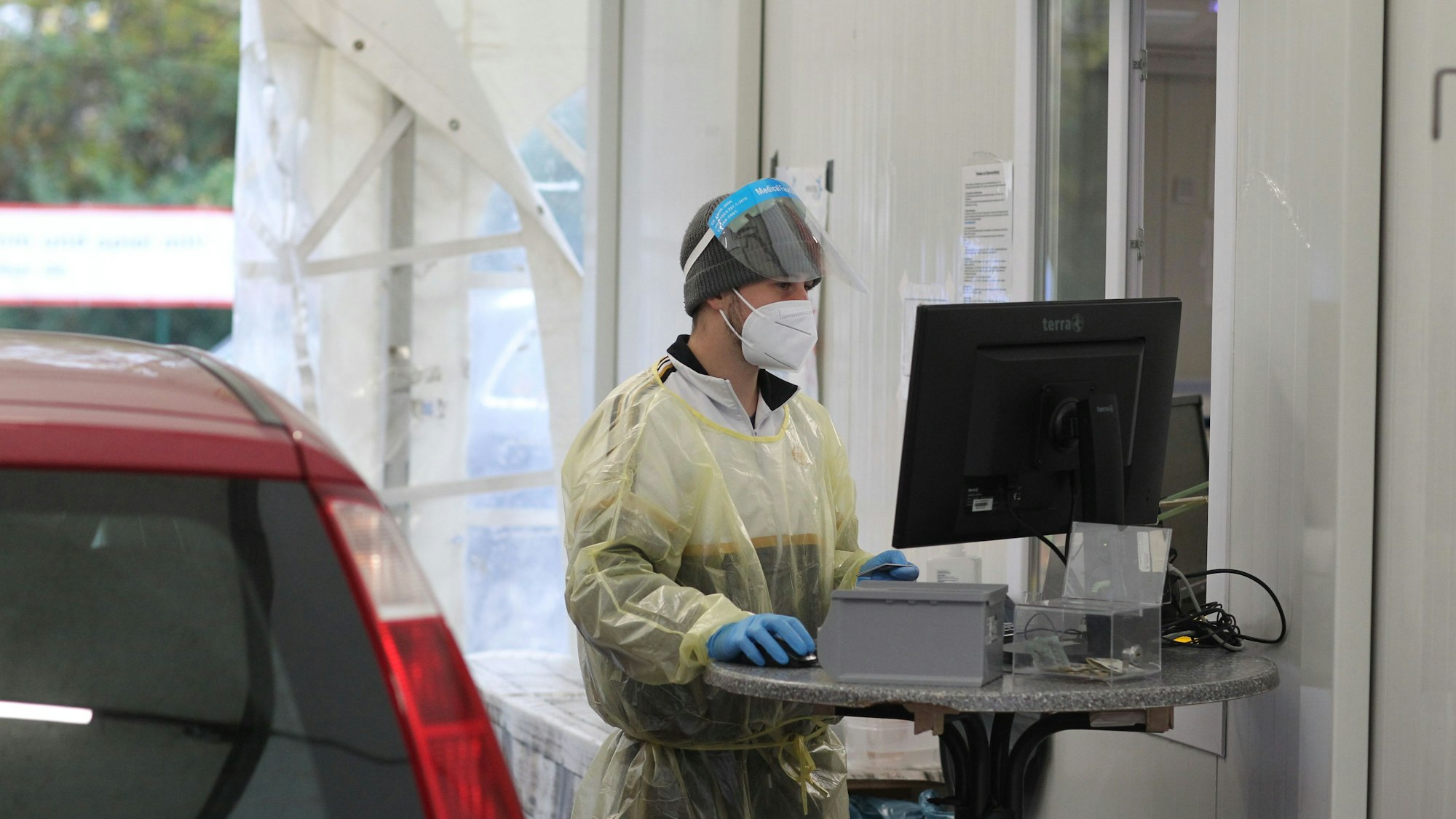 Das Bild zeigt ein Corona-Testzentrum.