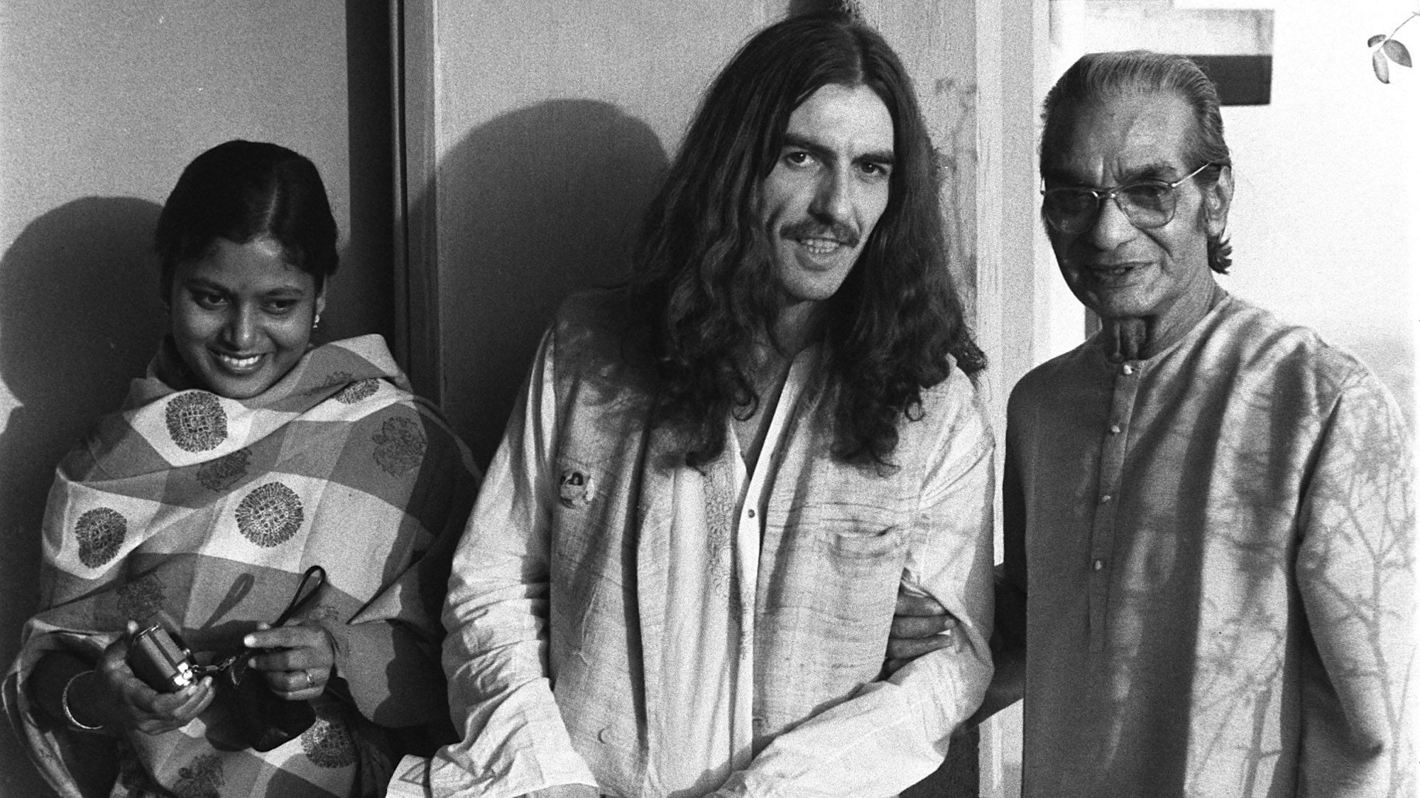 George Harrison und Ravi Shankars Bruder Uday Shankar.