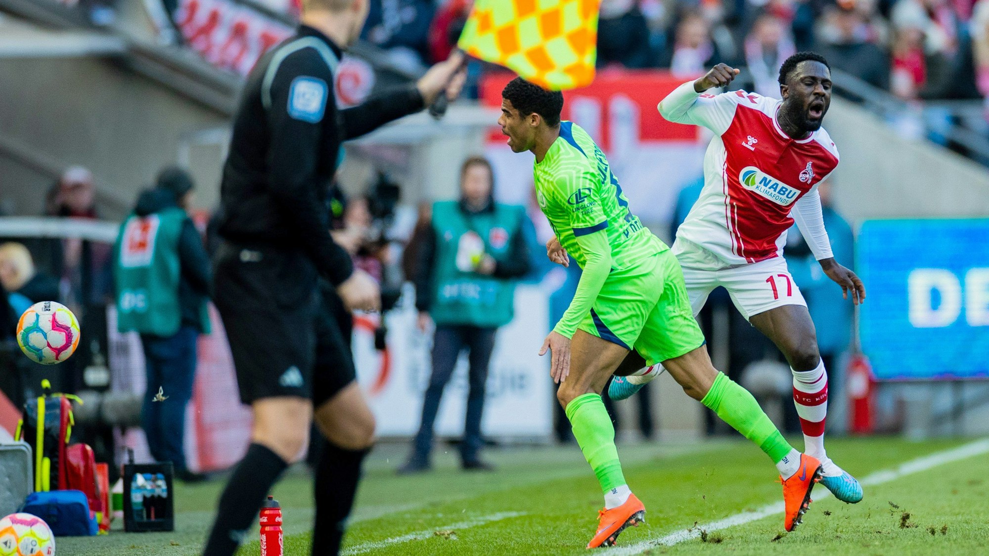 Otavio und Schindler stoßen an der Seitenlinie aneinander