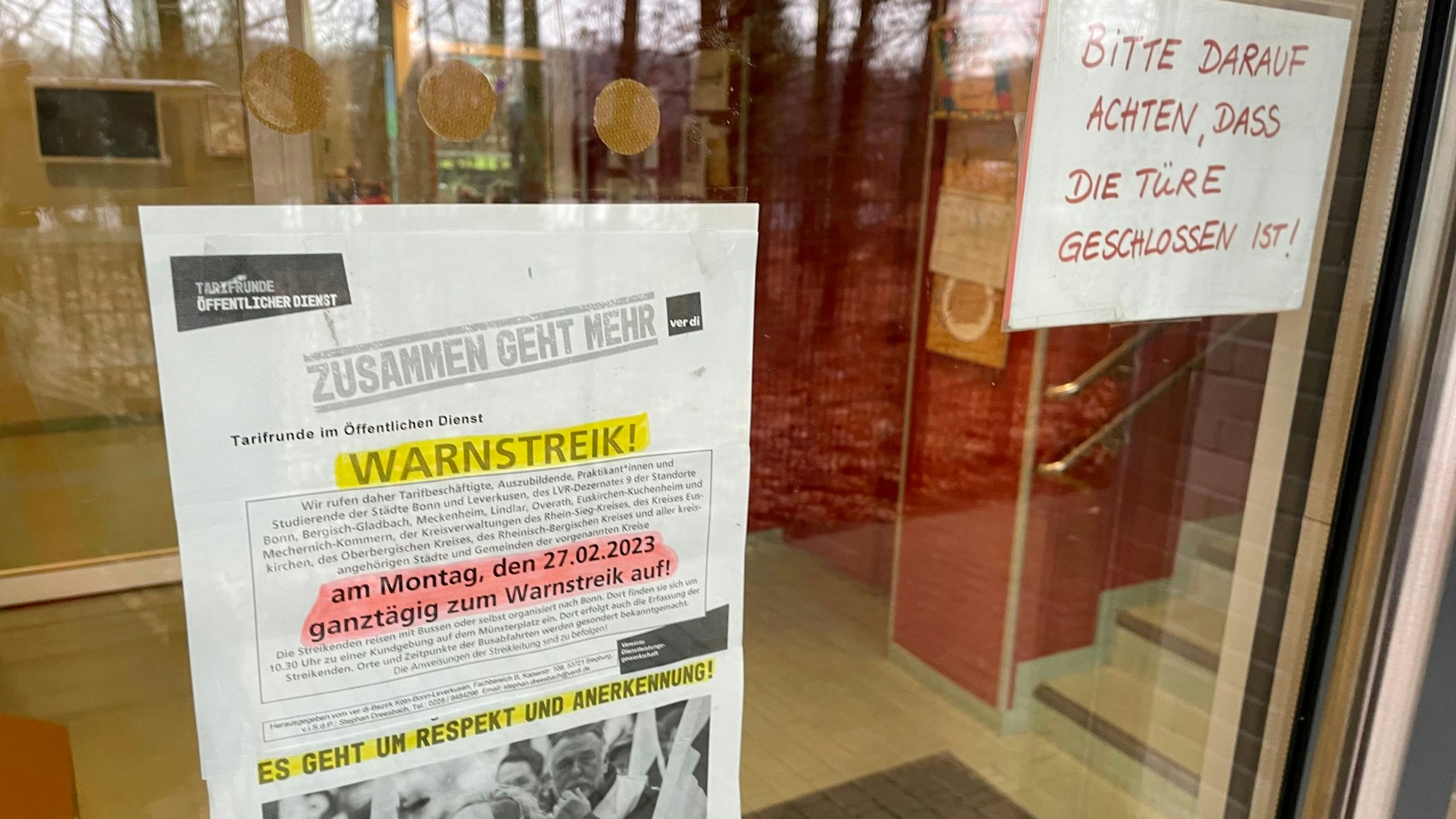 Schild an der Tür einer Leverkusener Kita