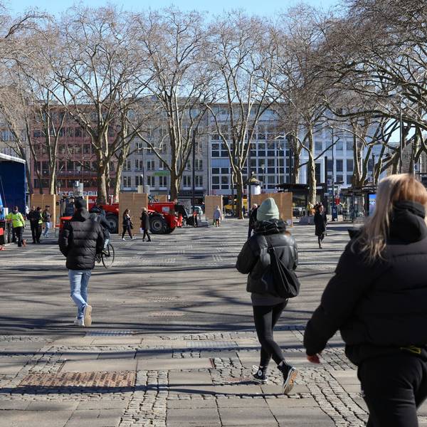 27.02.2023
Köln:
Brunnen auf dem Neumarkt
Foto:Martina Goyert