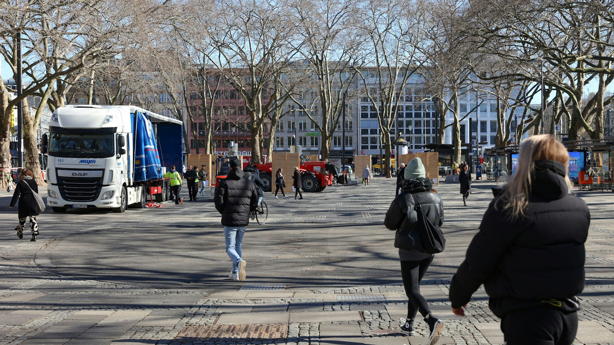27.02.2023
Köln:
Brunnen auf dem Neumarkt
Foto:Martina Goyert