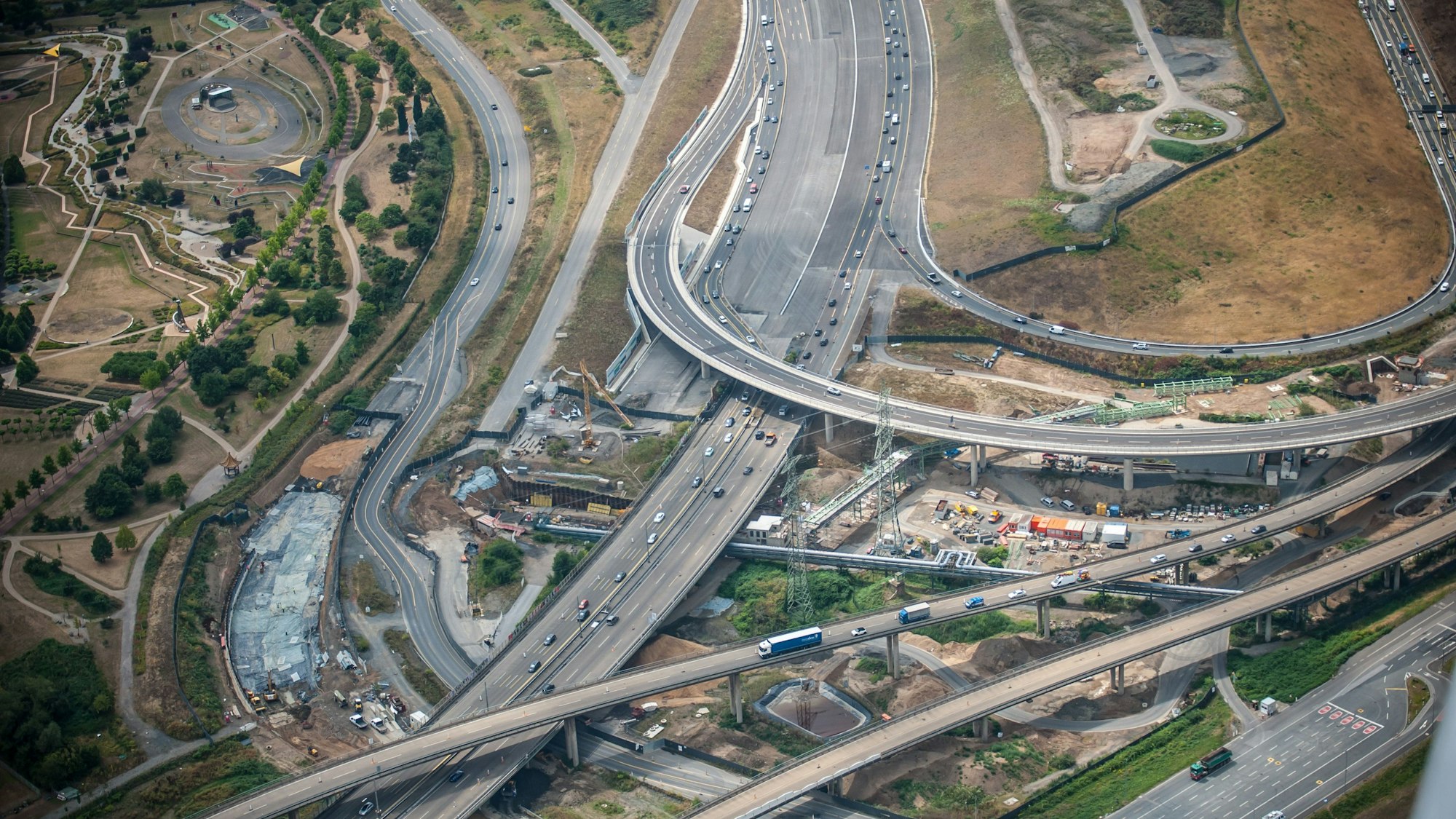 Autobahn, Autobahnkreuz. Foto: Ralf Krieger