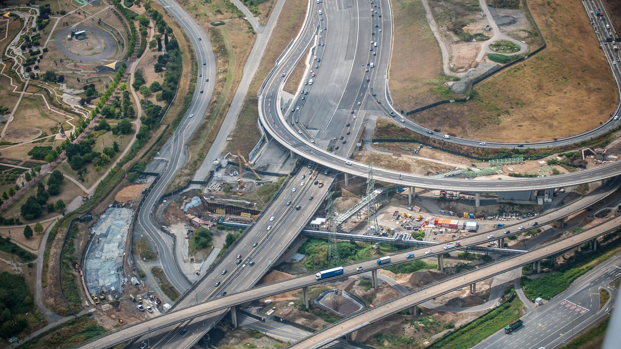Autobahn, Autobahnkreuz
